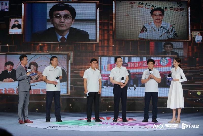 多种形式的, src